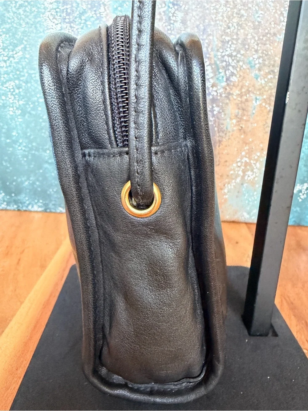 Liz Claiborne Vintage 1980’s Minimalist Mini Leather Crossbody Bag Black‎ EVC